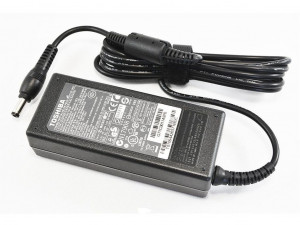 Power Adapter Toshiba 65W зарядно за лаптоп 19V 3.42A (втора употреба)